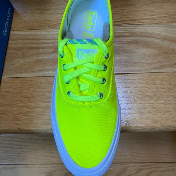 Keds Women's Surfer Neon Canvas Sneaker, Size: 6.5 - Picture 5 of 5